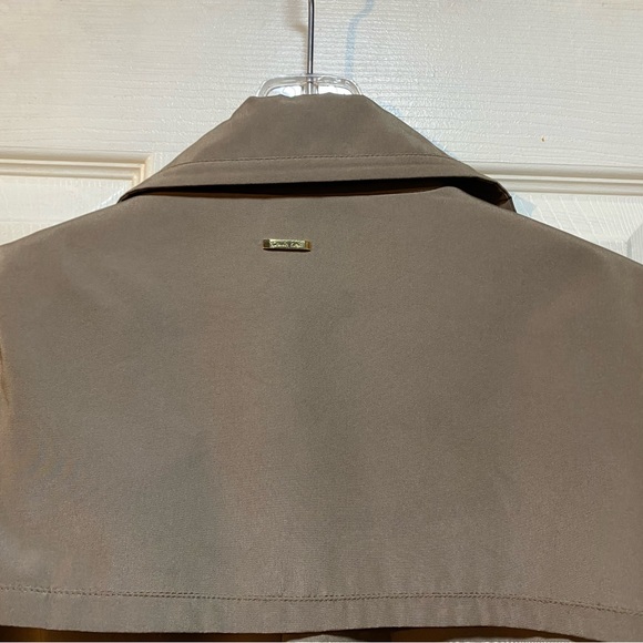 Belted Calvin Klein trench coat.  Tan.  Great shape. - Picture 5 of 14